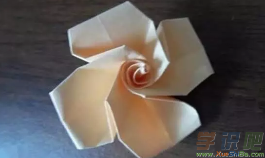 用纸折玫瑰花图解步骤
